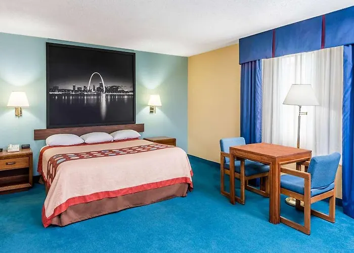 Super 8 By Wyndham Hotel 2*