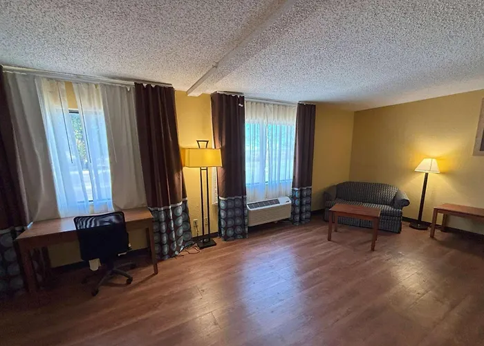 Super 8 By Wyndham O'Fallon
