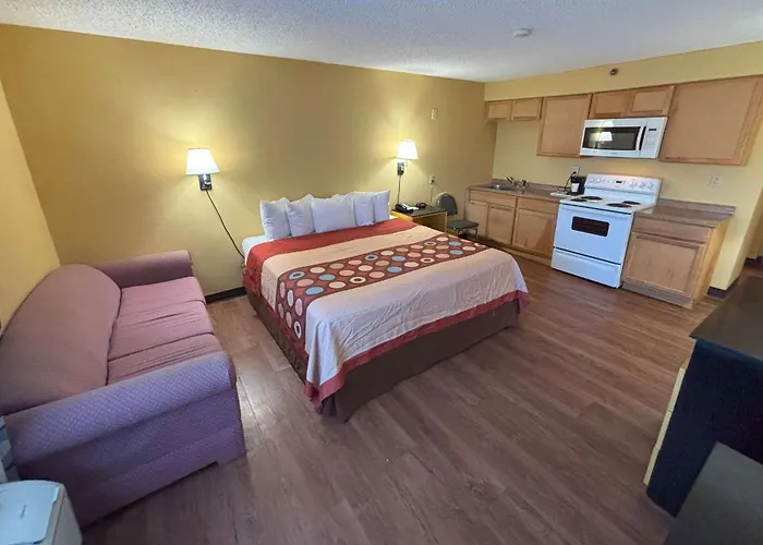 Super 8 By Wyndham Hotel