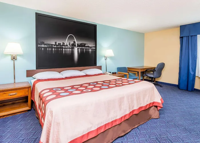 Super 8 By Wyndham Hotel 2*